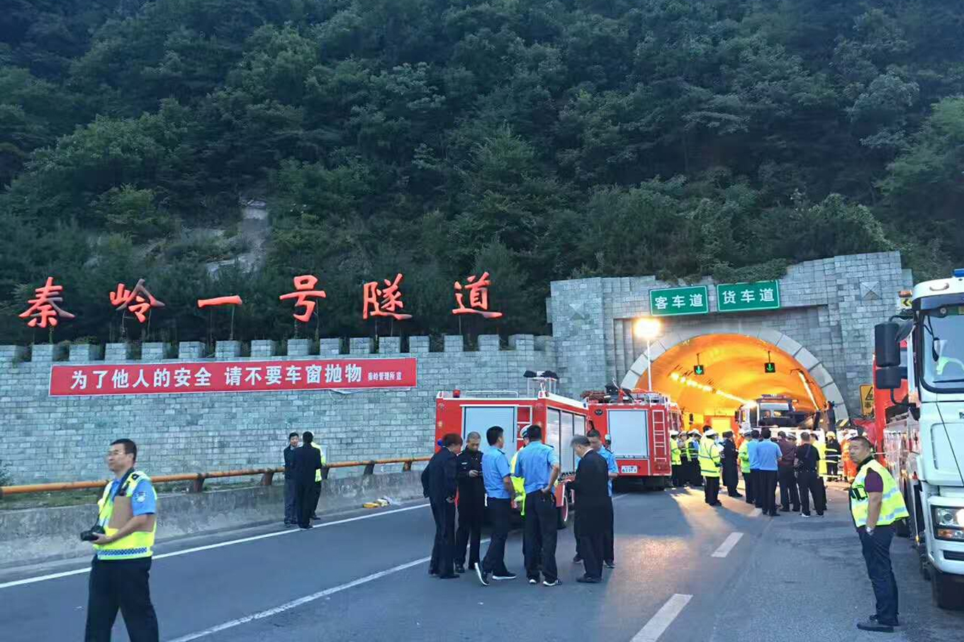 無線智能隧道安全指示燈的單燈單控、同頻閃爍
